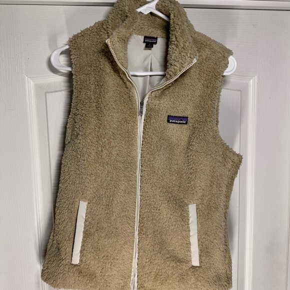 Patagonia Jackets & Blazers - Patagonia Women's Beige Fleece Vest